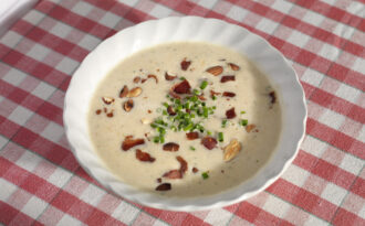Busenkel Potatissoppa så enkel att den nästan lagar sig själv. Med bacon,