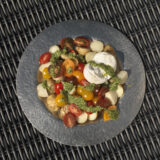 Potatis- och tomatsallad med burrata