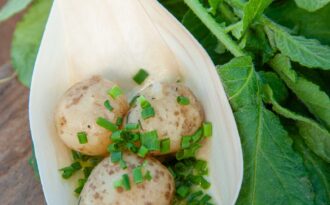 Smörslungad färskpotatis