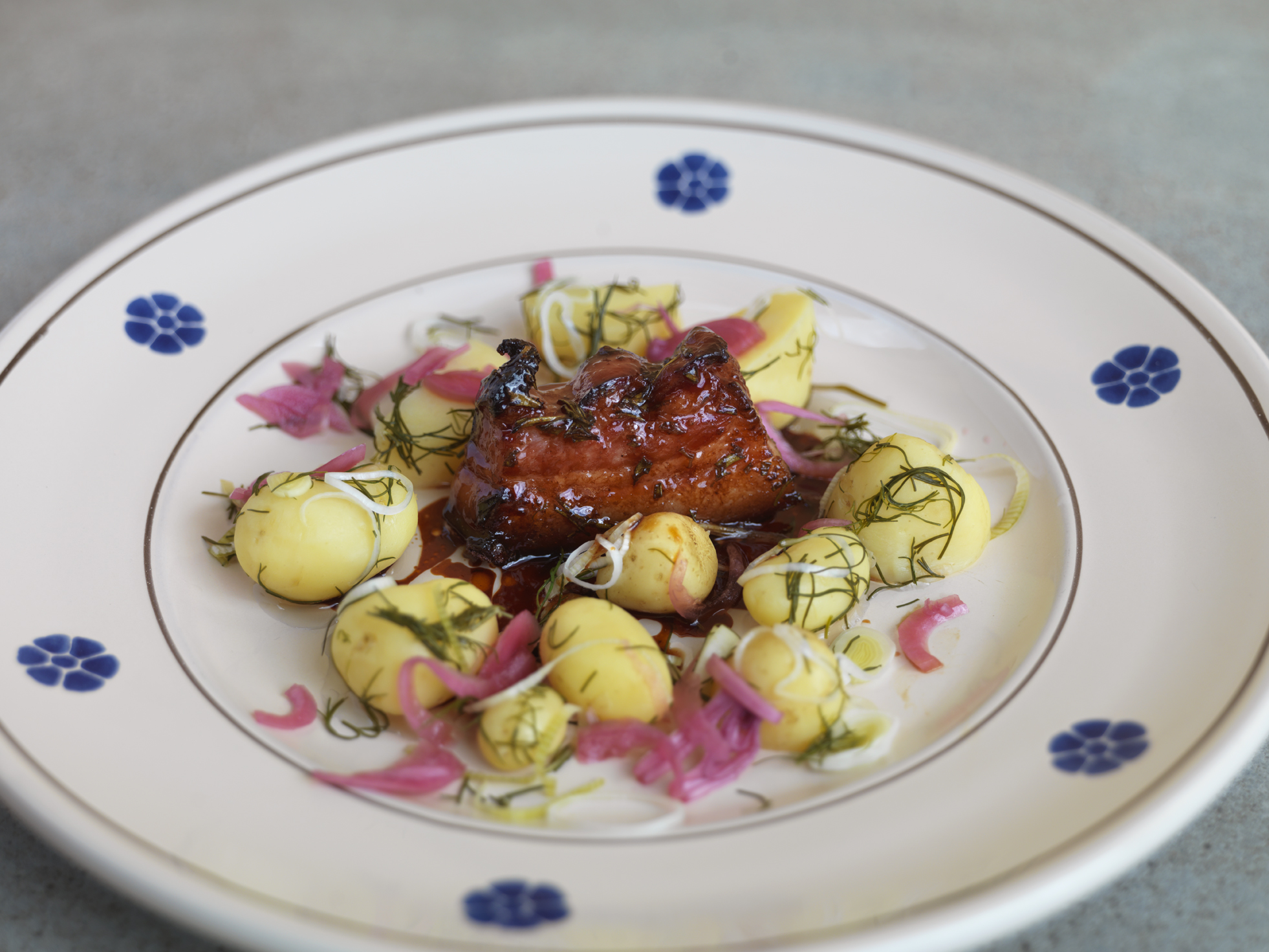 Picklad potatis med glaserat sidfläsk