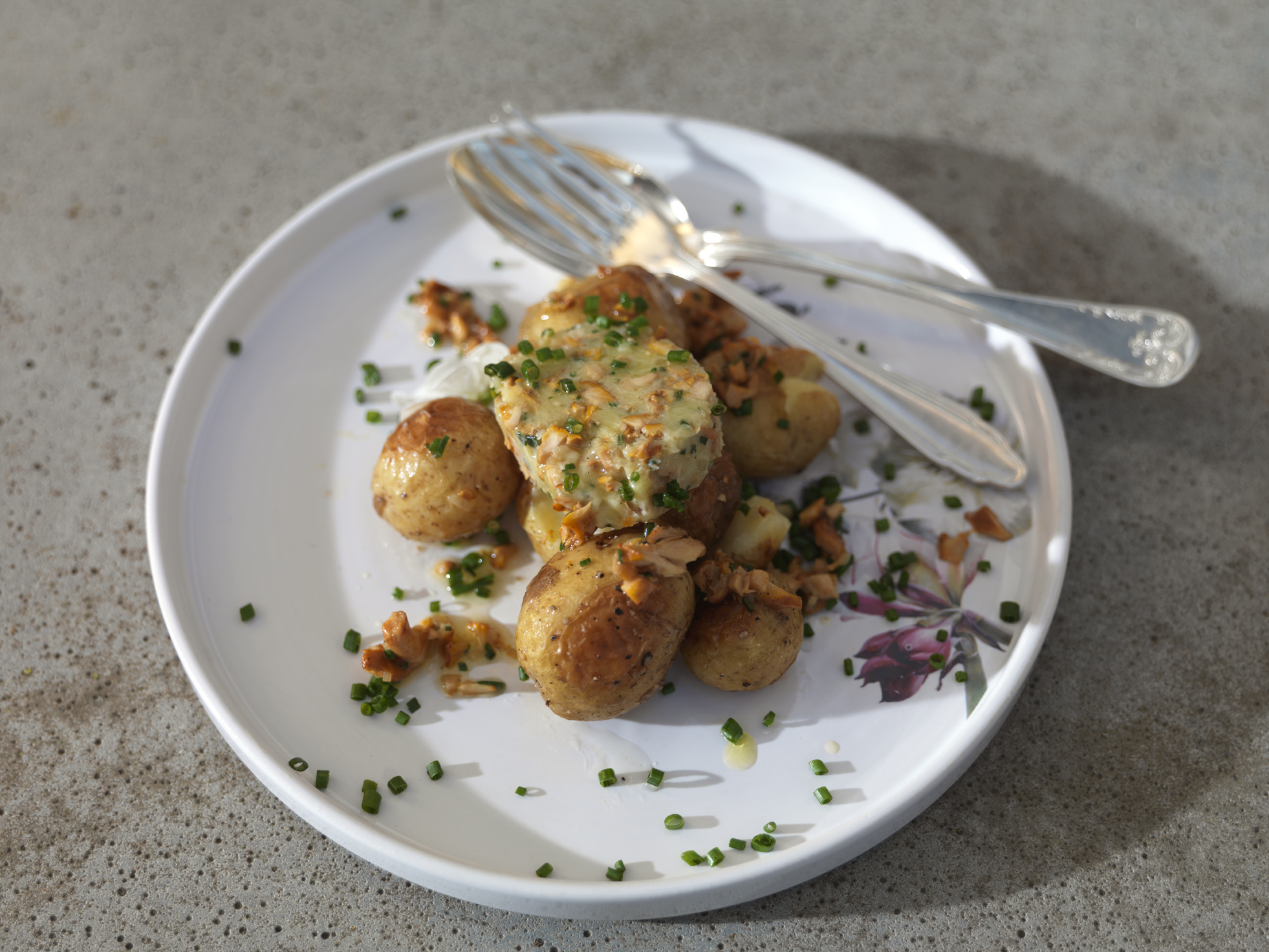 Rostad potatis med kantarellsmör